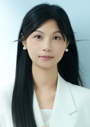 何 情
